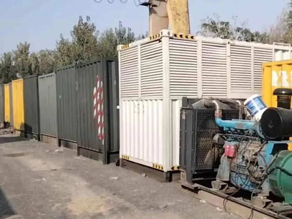 阜康200KW柴油发电机机组每小时油耗是多少？